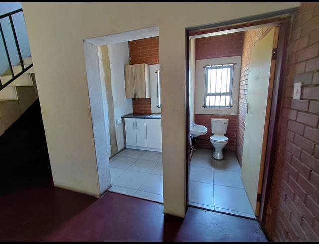 190M² WAREHOUSE TO LET IN CLAYVILLE